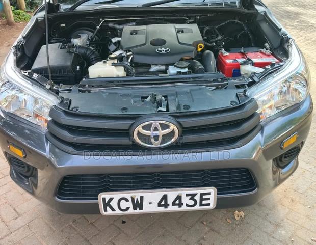 Toyota Hilux 2020 Black