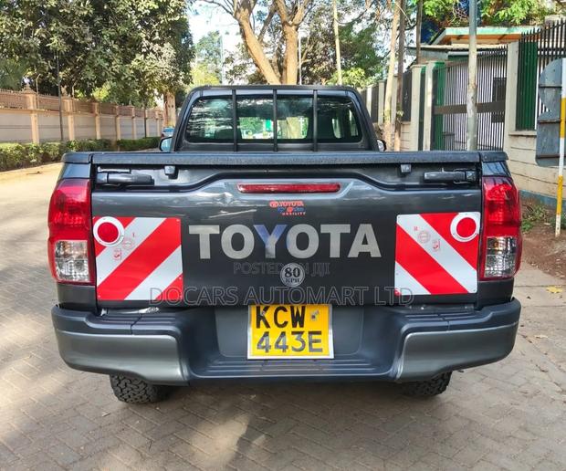 Toyota Hilux 2020 Black