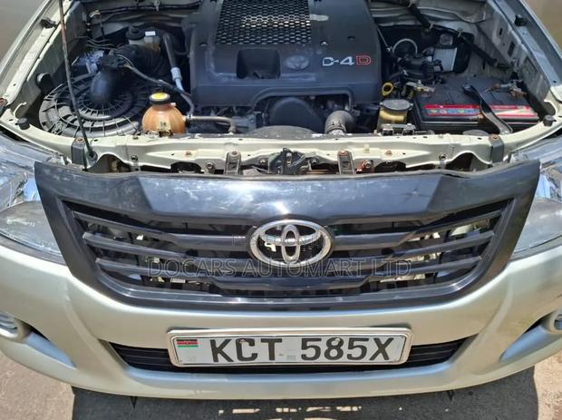 Toyota Hilux 2012