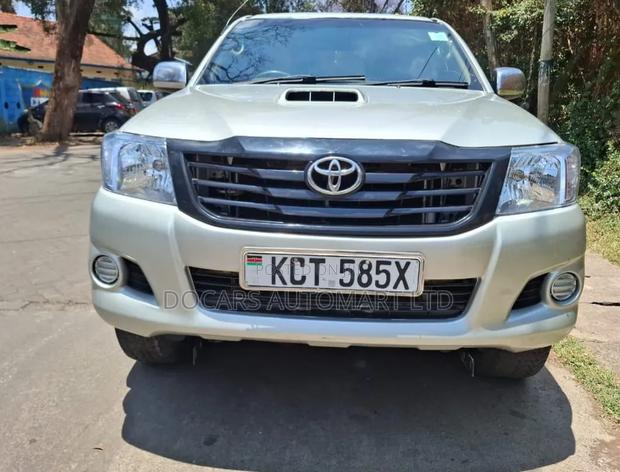 Toyota Hilux 2012