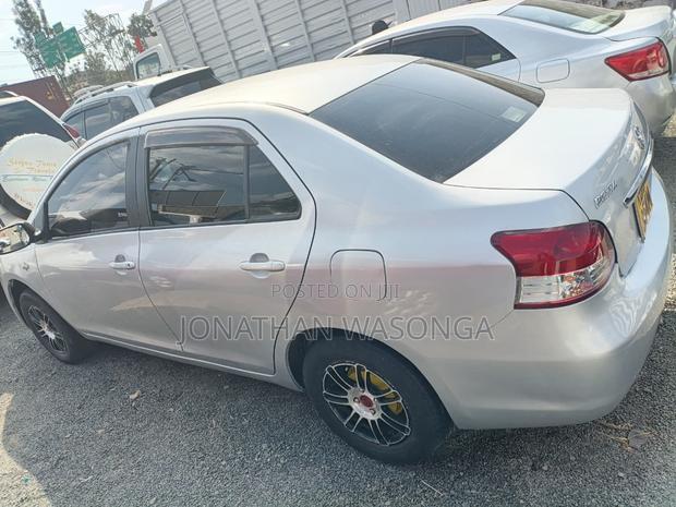 Toyota Belta 2006 Silver