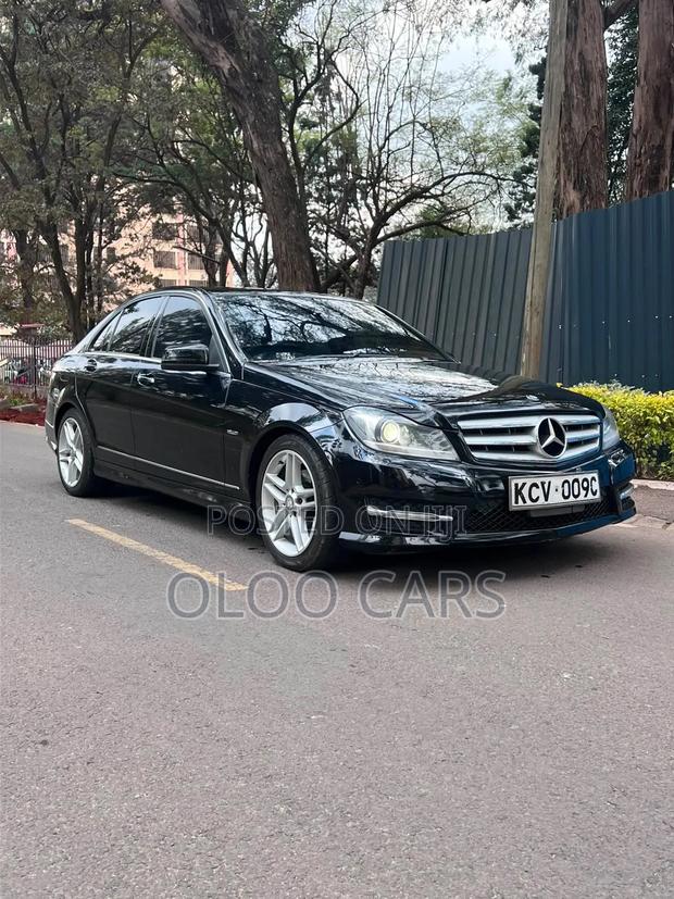 Mercedes-Benz C200 2013 Black