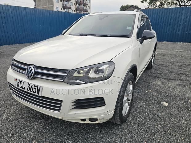 Volkswagen Touareg Hybrid 2012 White