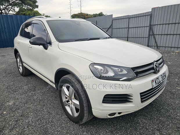 Volkswagen Touareg Hybrid 2012 White