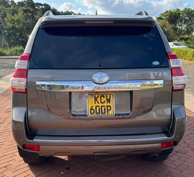 Toyota Land Cruiser Prado 2.8 D-4D 2015 Gray