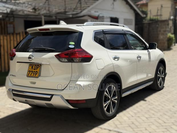Nissan X-Trail 2017 White