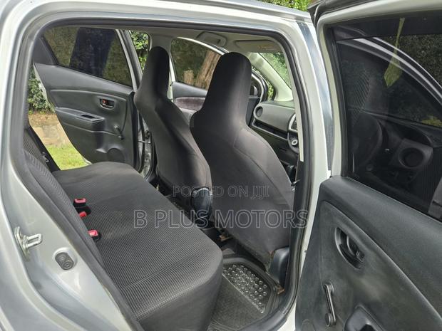 Toyota Vitz 2013 Silver