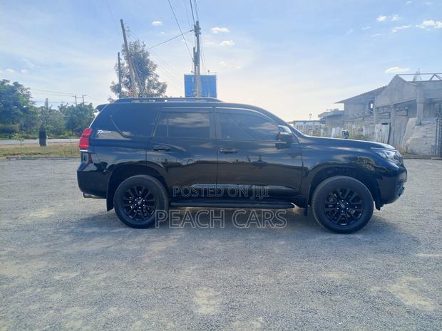 Toyota Land Cruiser Prado 2021 Black