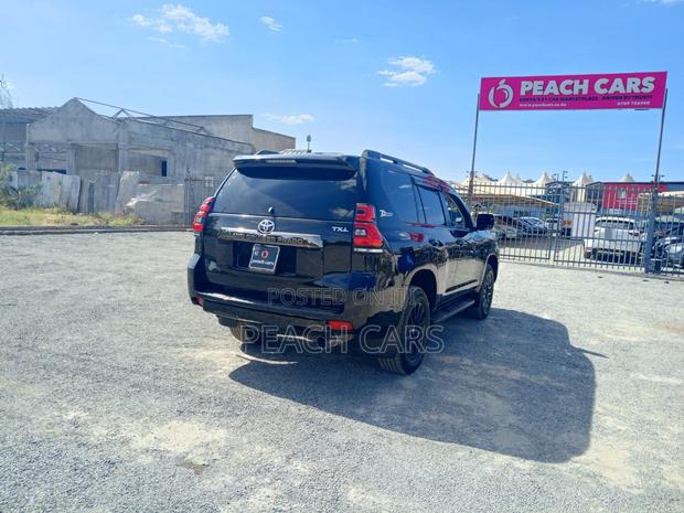 Toyota Land Cruiser Prado 2021 Black