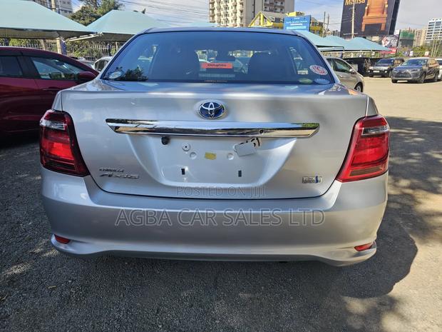 Toyota Axio 2019 Silver