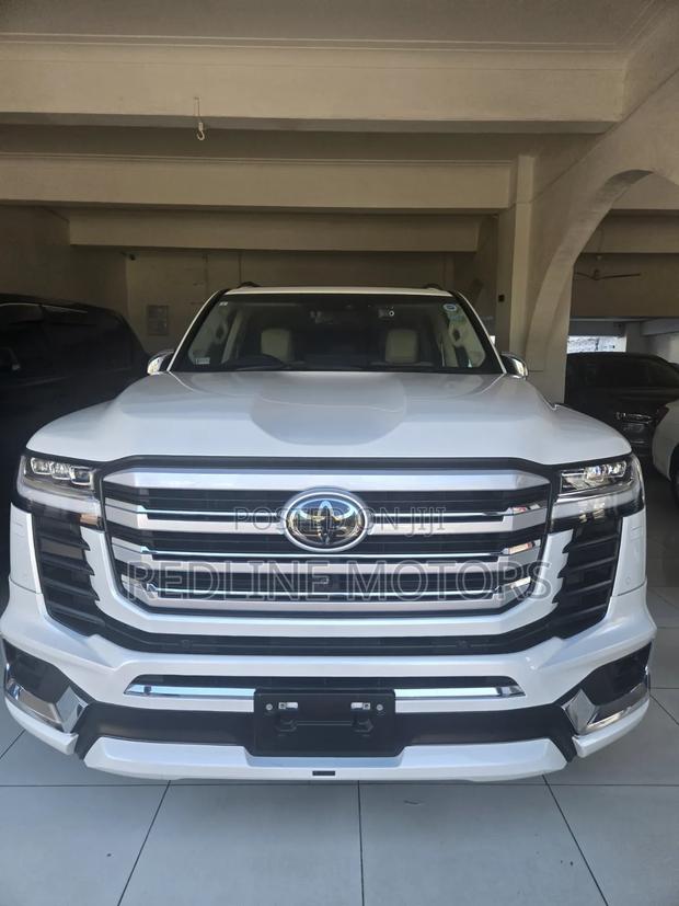 Toyota Land Cruiser 2023 White
