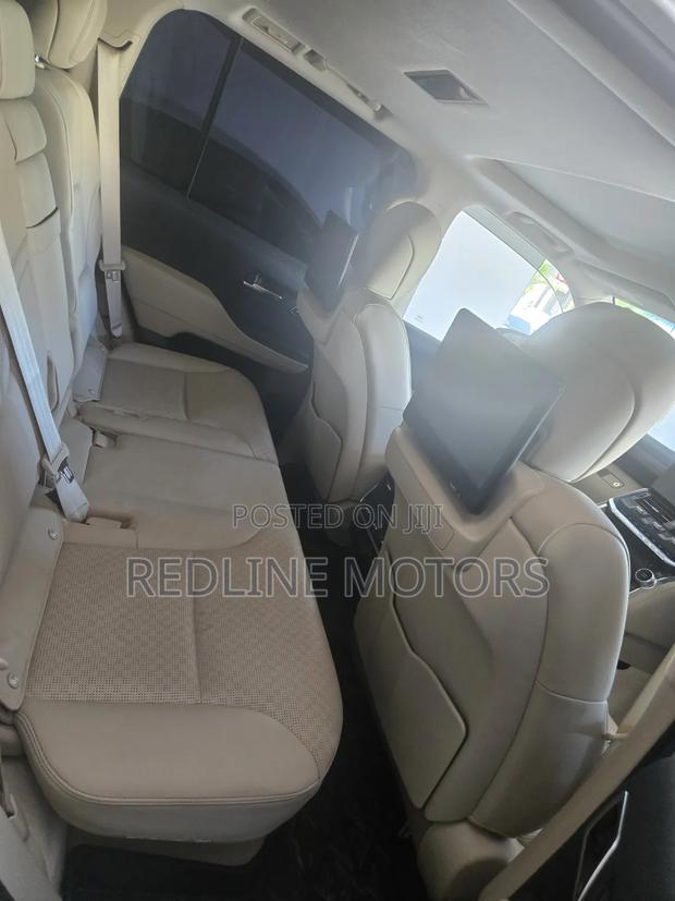 Toyota Land Cruiser 2023 White