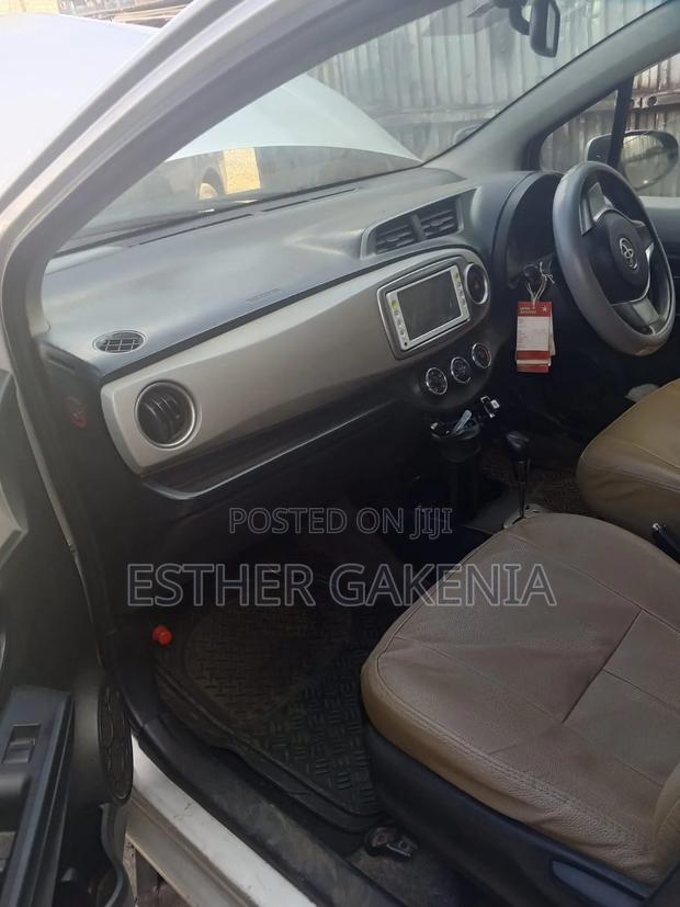 Toyota Vitz 2012 Silver