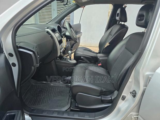 Nissan X-Trail 2010 Silver