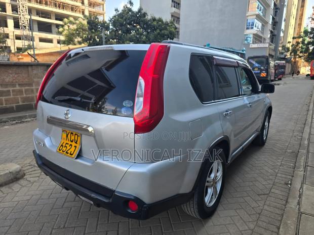 Nissan X-Trail 2010 Silver