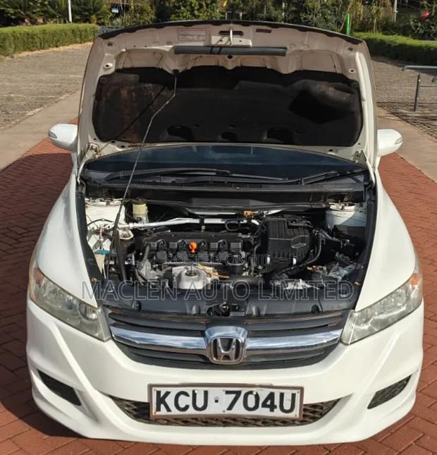 Honda Stream 2013 White