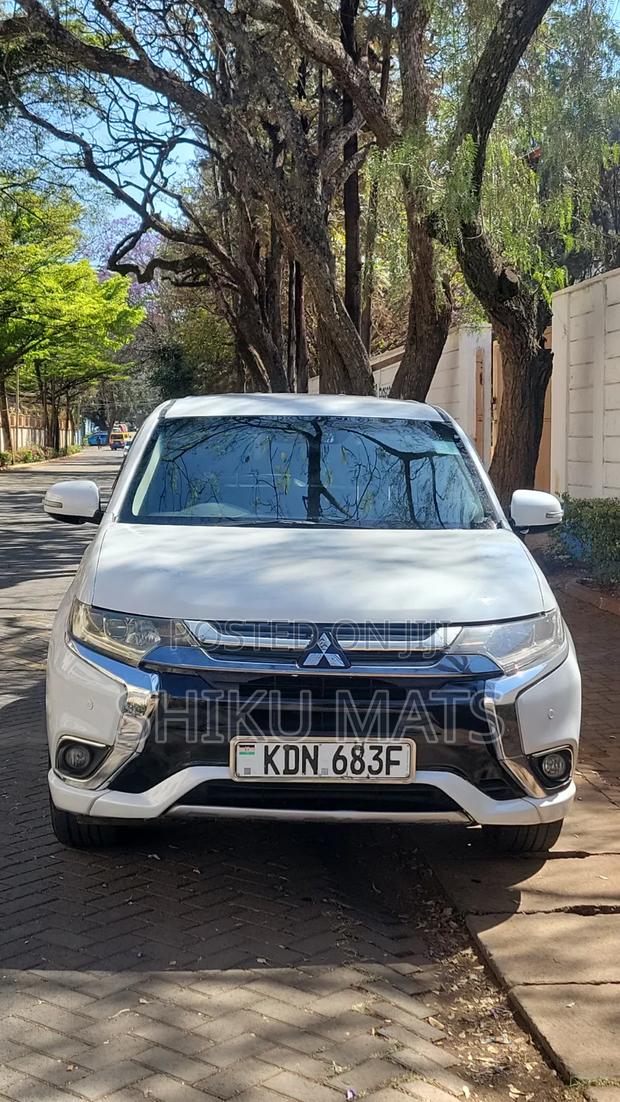Mitsubishi Outlander 2018 White