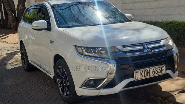 Mitsubishi Outlander 2018 White