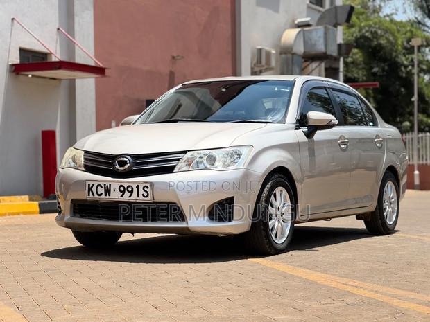 Toyota Corolla 2012 Silver