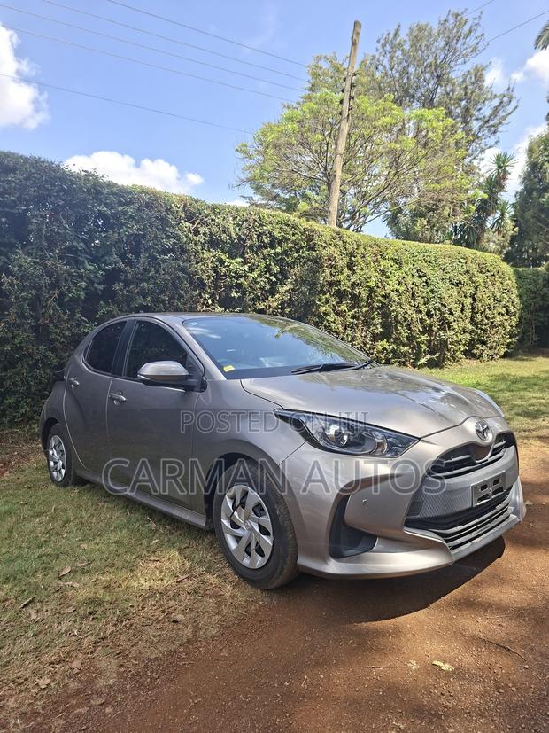 Toyota Yaris 1.5 Sedan L 2020 Silver