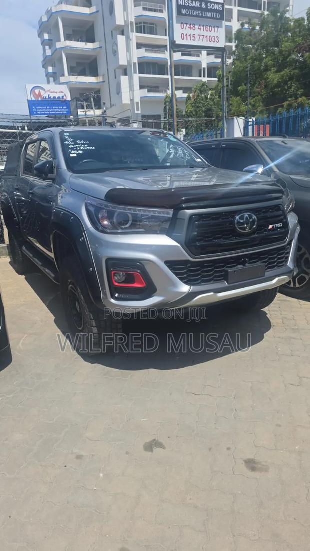 Toyota Hilux 2.4 Diesel 2020 Silver