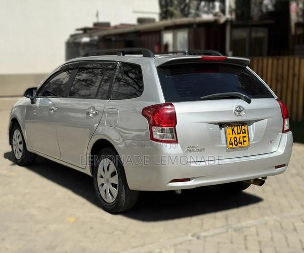 Toyota Corolla Fielder 1.8 Petrol FWD 2014 Silver