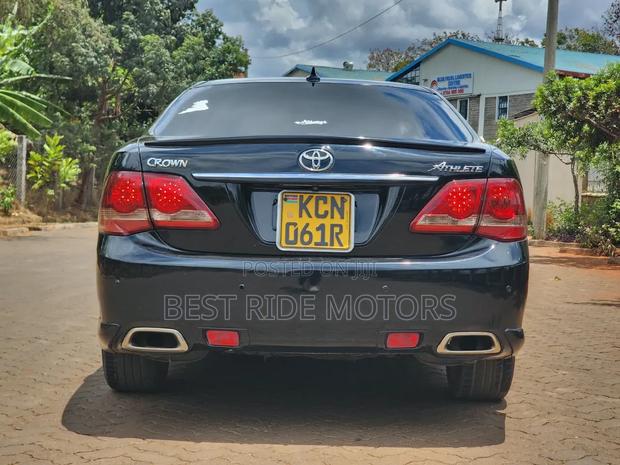 Toyota Crown 2010 Black