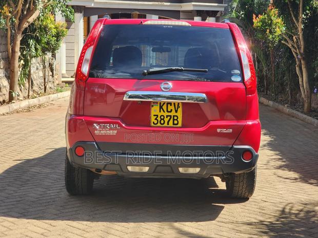 Nissan X-Trail 2012 Red