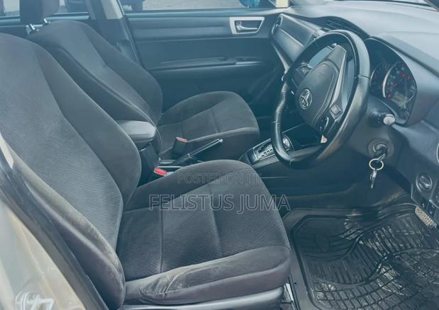Toyota Axio 2017 Silver