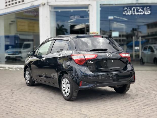 Toyota Vitz 1.0 FWD 5dr 2020 Black