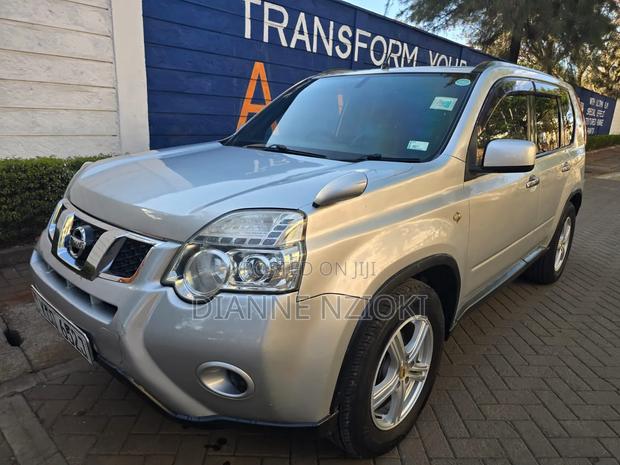 Nissan X-Trail 2010 Silver