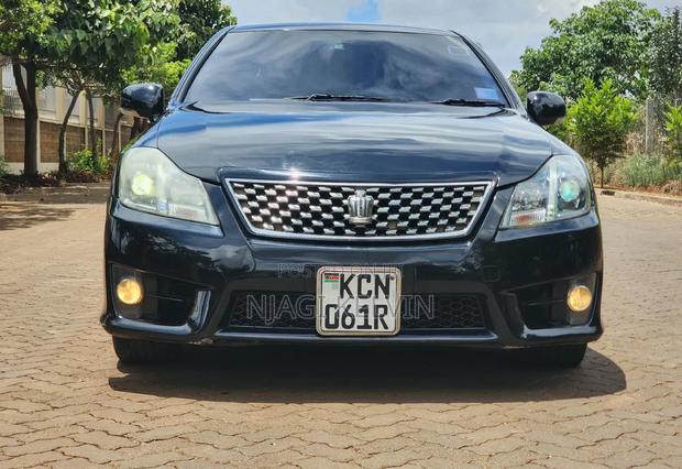 Toyota Crown 2010 Black