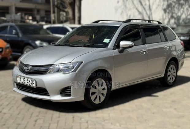 Toyota Corolla Fielder 2014 Silver