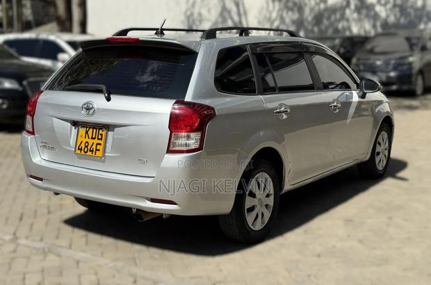 Toyota Corolla Fielder 2014 Silver
