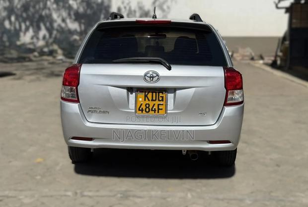 Toyota Corolla Fielder 2014 Silver