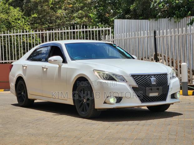Toyota Crown 2015 Pearl