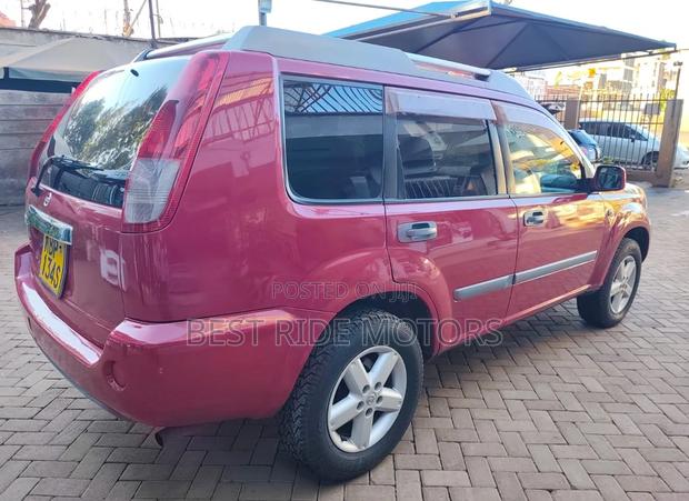 Nissan X-Trail 2.0 2004 Red