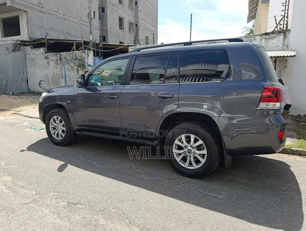 Toyota Land Cruiser 2019 Gray