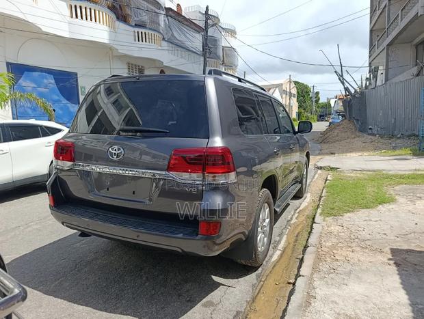 Toyota Land Cruiser 2019 Gray