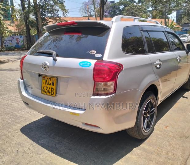 Toyota Corolla Fielder 2013 Silver