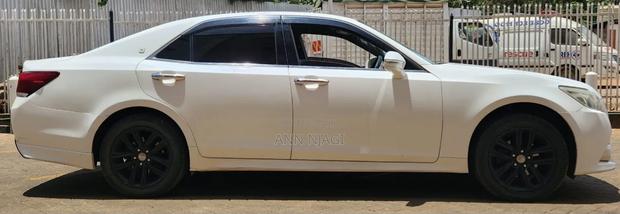 Toyota Crown 2015 Pearl