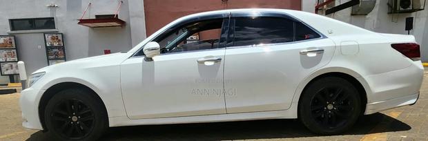 Toyota Crown 2015 Pearl