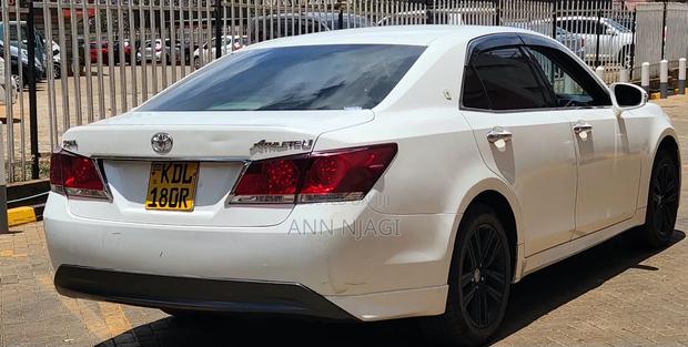 Toyota Crown 2015 Pearl