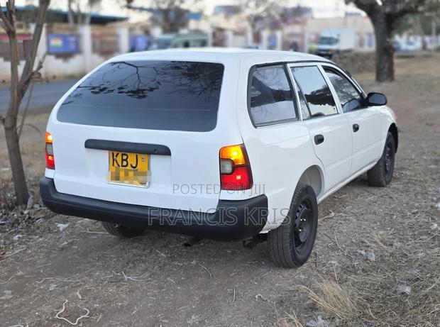Toyota Corolla 2004 White