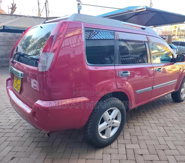 Nissan X-Trail 2004 Red