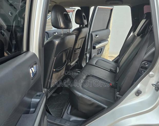 Nissan X-Trail 2010 Silver
