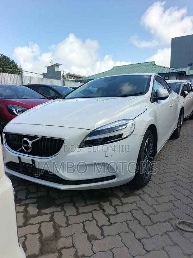 Volvo V40 2019 White
