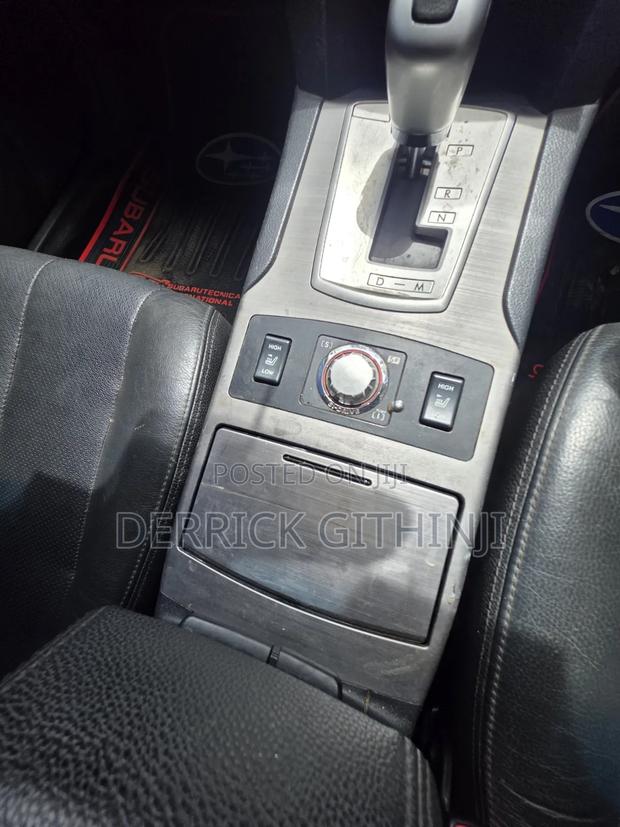 Subaru Legacy 2.5i Premium 2010 White