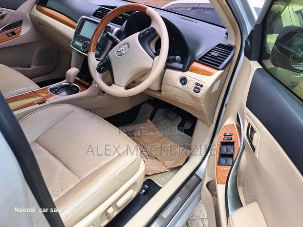 Toyota Premio 2014 Silver