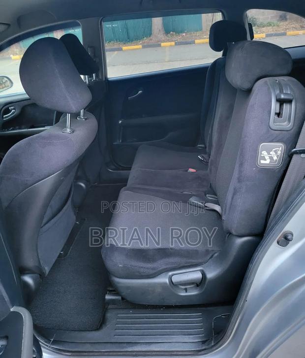 Honda Stream 1.7i LS 2010 Silver